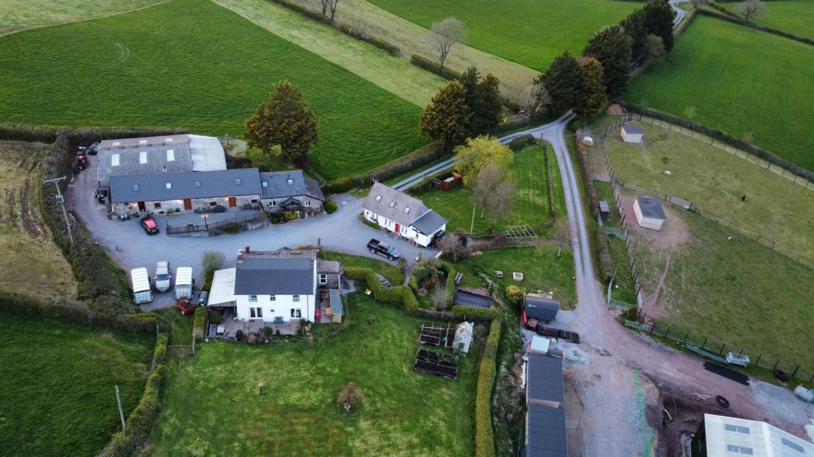 Wren Cottage Carmarthen Exterior photo